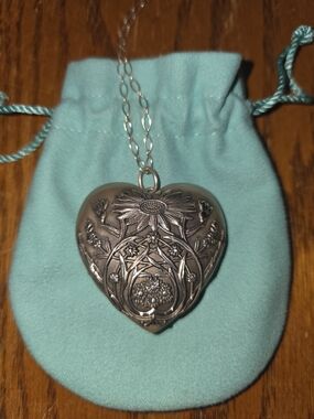 Tiffany Large Ziegfeld Locket With 32 Inch Tiffany Chain